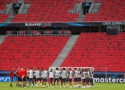 半岛体育下载-拜仁大胜对手，成功晋级下一轮比赛