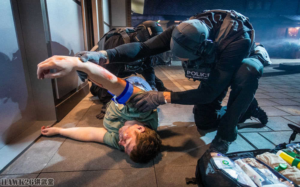 包含欧国联赛战术崩盘频现，教练组面临考验的词条