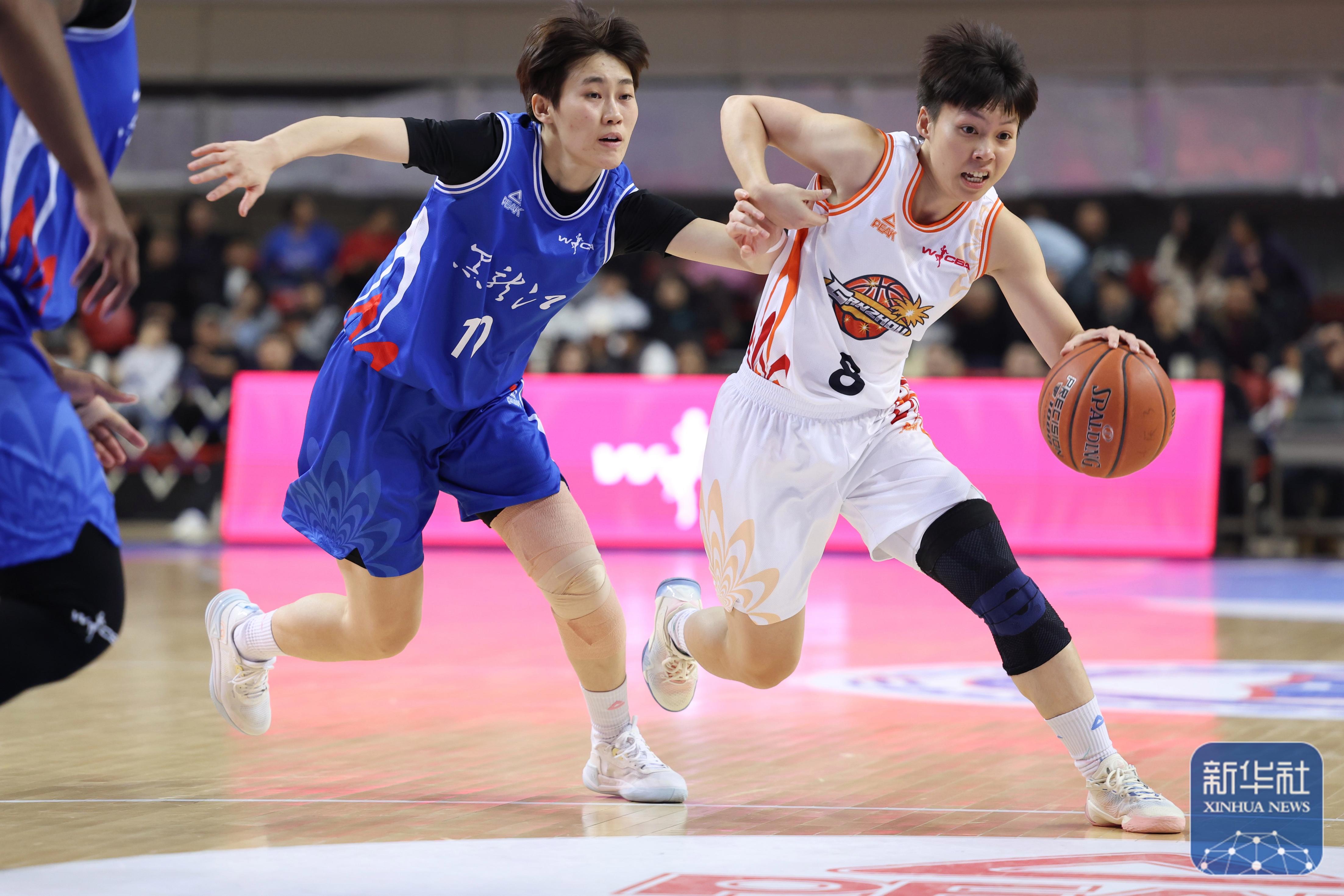 篮球名将成功回归赛场,全力备战新赛季 篮球名将成功回归赛场,全力备战新赛季