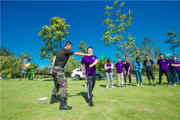 包含马上前进队备战下一轮比赛,全队协作的词条 包含马上前进队备战下一轮比赛,全队协作的词条