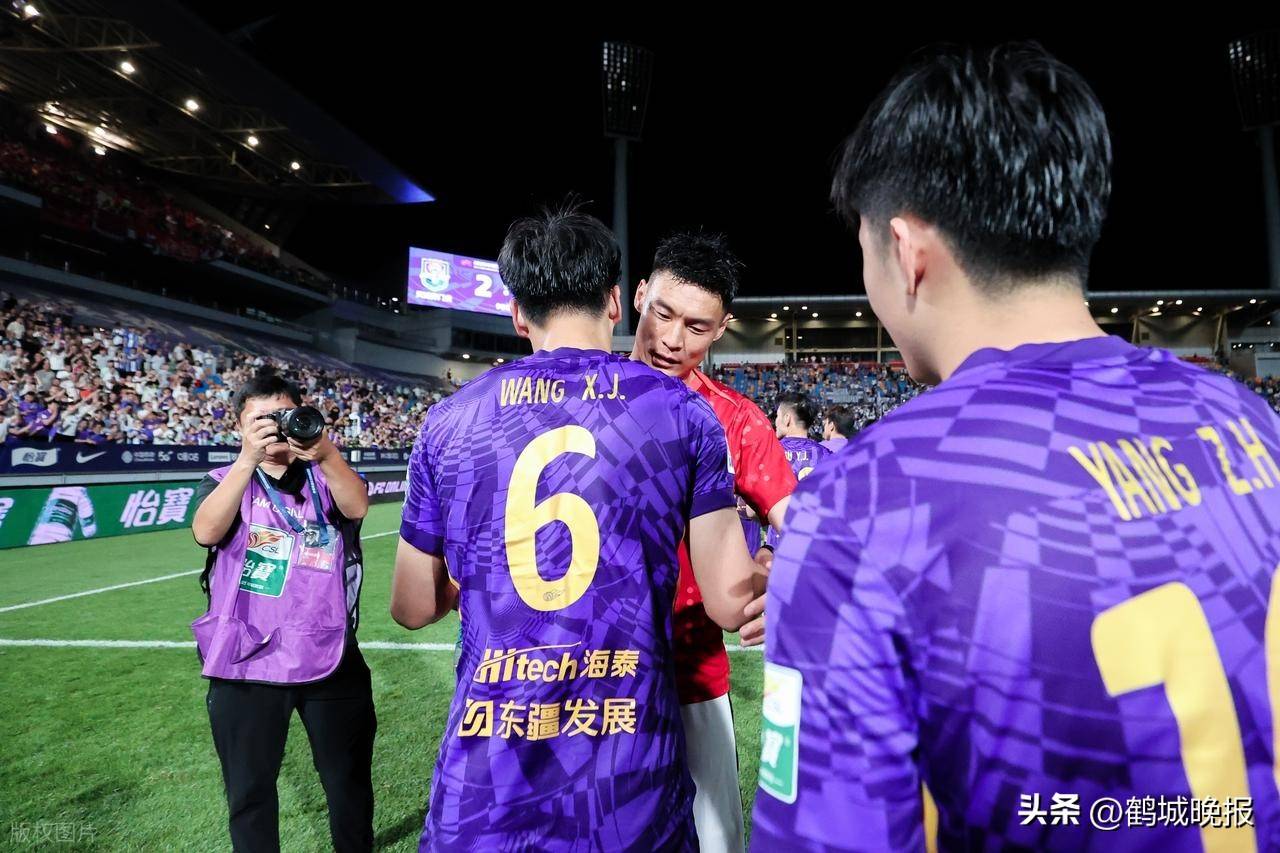 亚洲足坛热议中国人气高涨球迷狂热加油助威的简单介绍