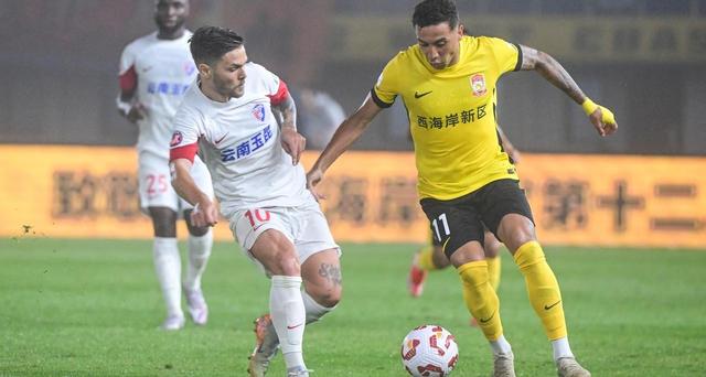 包含热门球队频频爆冷，惊现逆袭实力令众赞叹的词条