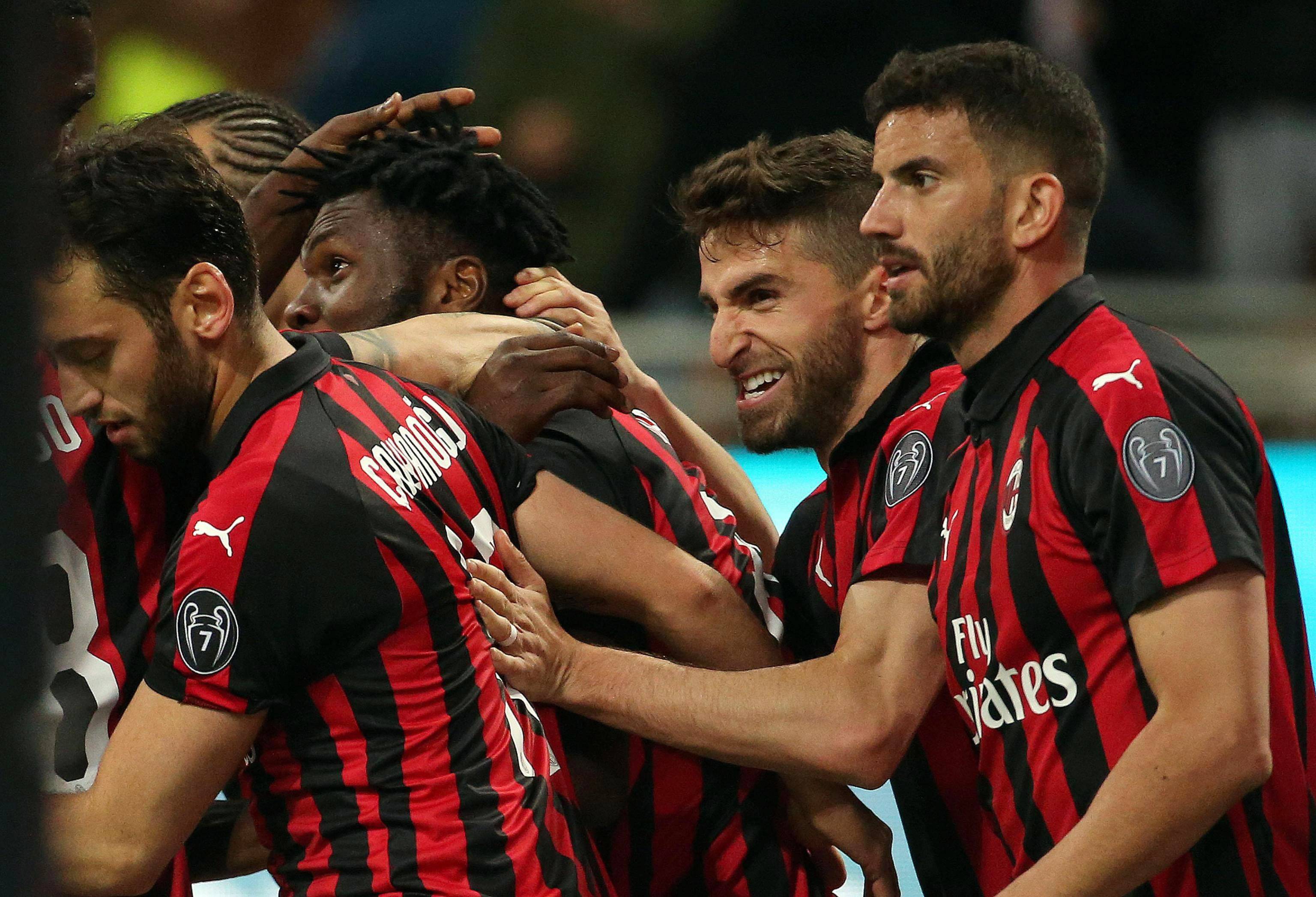 国米客场取胜AC米兰，豪取关键三分