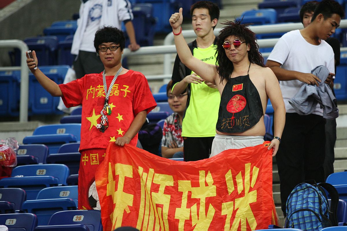 国际足球联赛擂台赛连场，球队实力抗衡的简单介绍