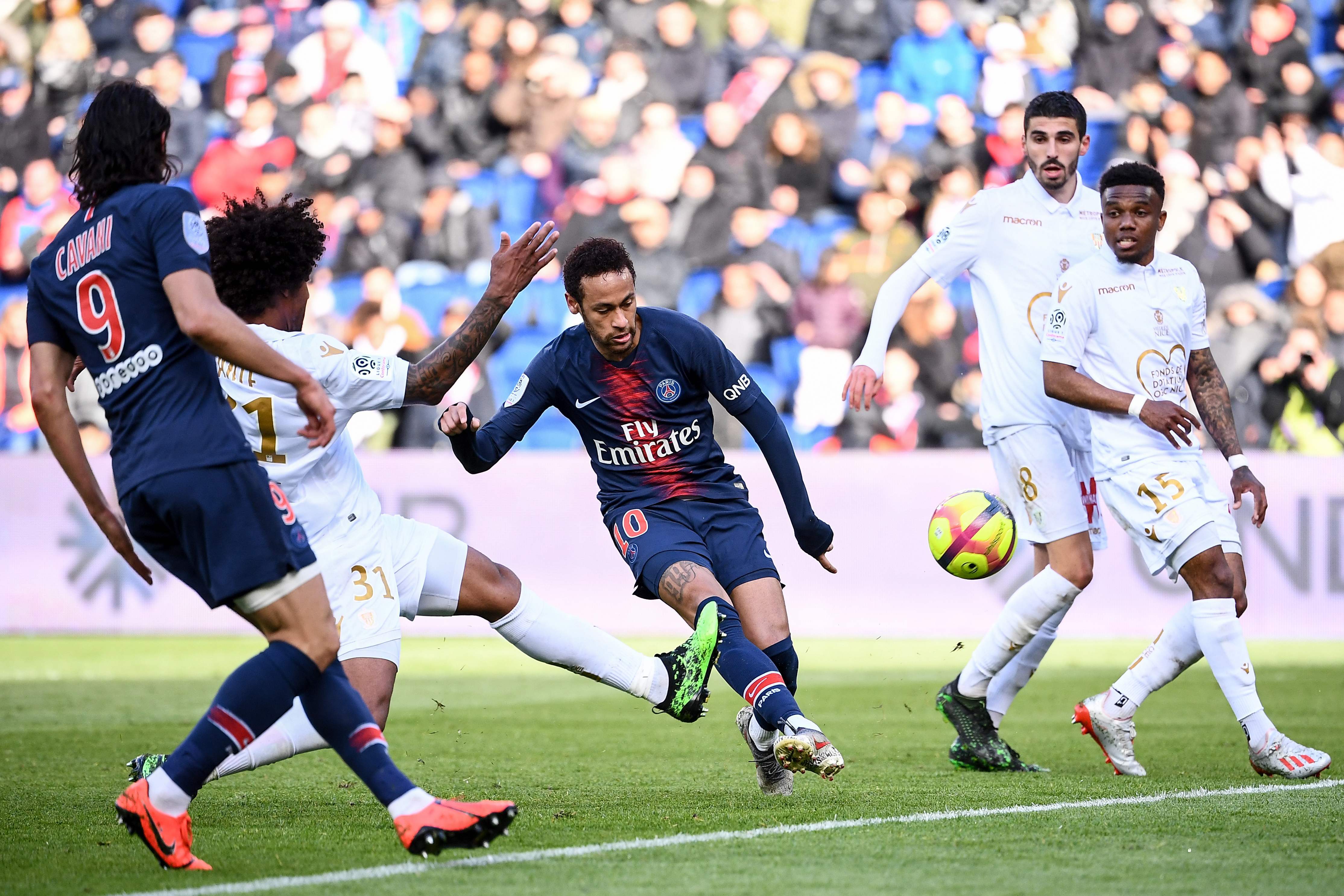 关于令人振奋的足球比赛,女队势不可挡的信息 关于令人振奋的足球比赛,女队势不可挡的信息