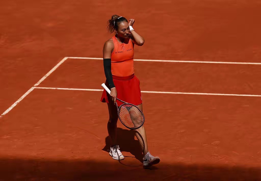 俄罗斯网球选手夺冠,实力出众 俄罗斯网球选手夺冠,实力出众