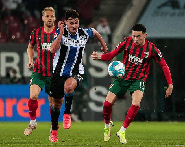 包含奥格斯堡球员士气高涨,备战下一场比赛的词条 包含奥格斯堡球员士气高涨,备战下一场比赛的词条