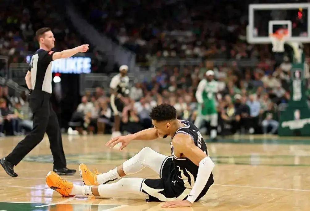 球队未能在最新一场比赛中取得胜利,教练寻找胜因的简单介绍 球队未能在最新一场比赛中取得胜利,教练寻找胜因的简单介绍