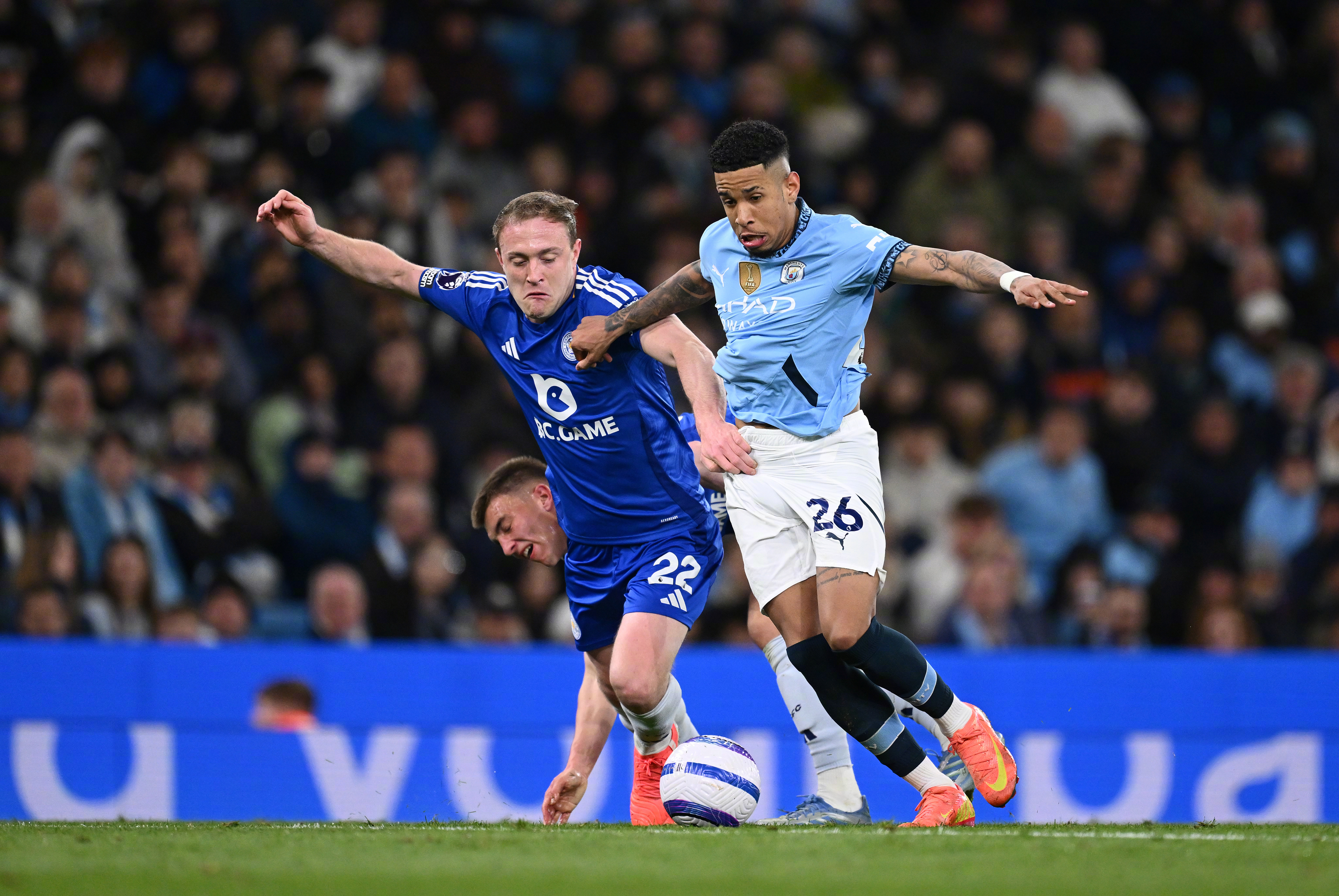 曼城主场击败曼联，重登英超前四！的简单介绍