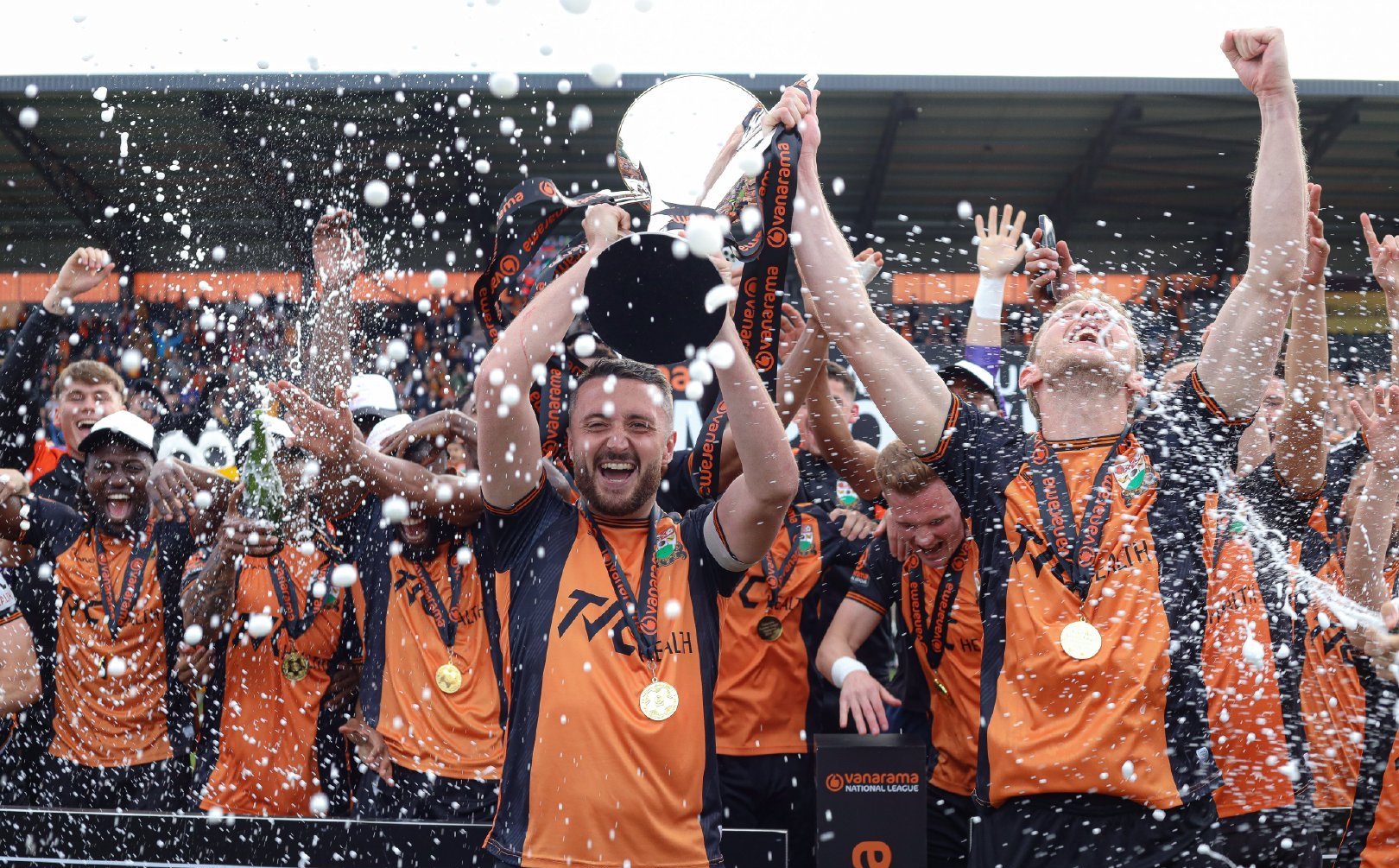 关于利兹联客场比分领先,英格兰足球联赛晋级形势喜人!的信息 关于利兹联客场比分领先,英格兰足球联赛晋级形势喜人!的信息