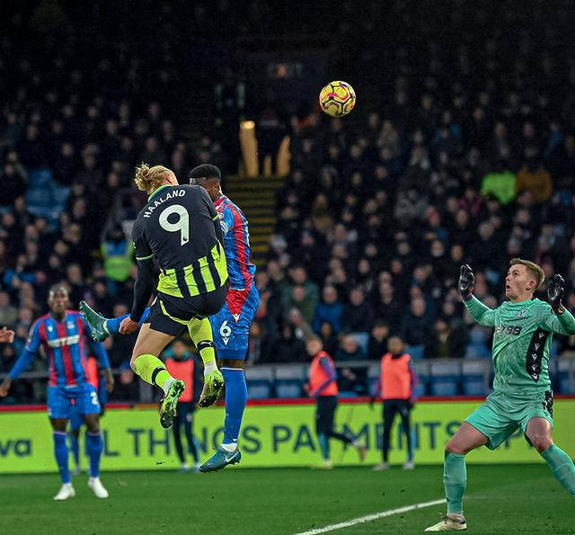 尤文大胜曼联，欧冠八强席位锁定