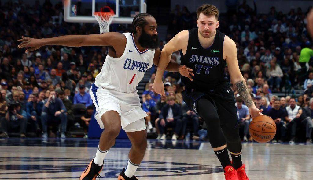 快船客场横扫小牛,迎来四连胜 快船客场横扫小牛,迎来四连胜