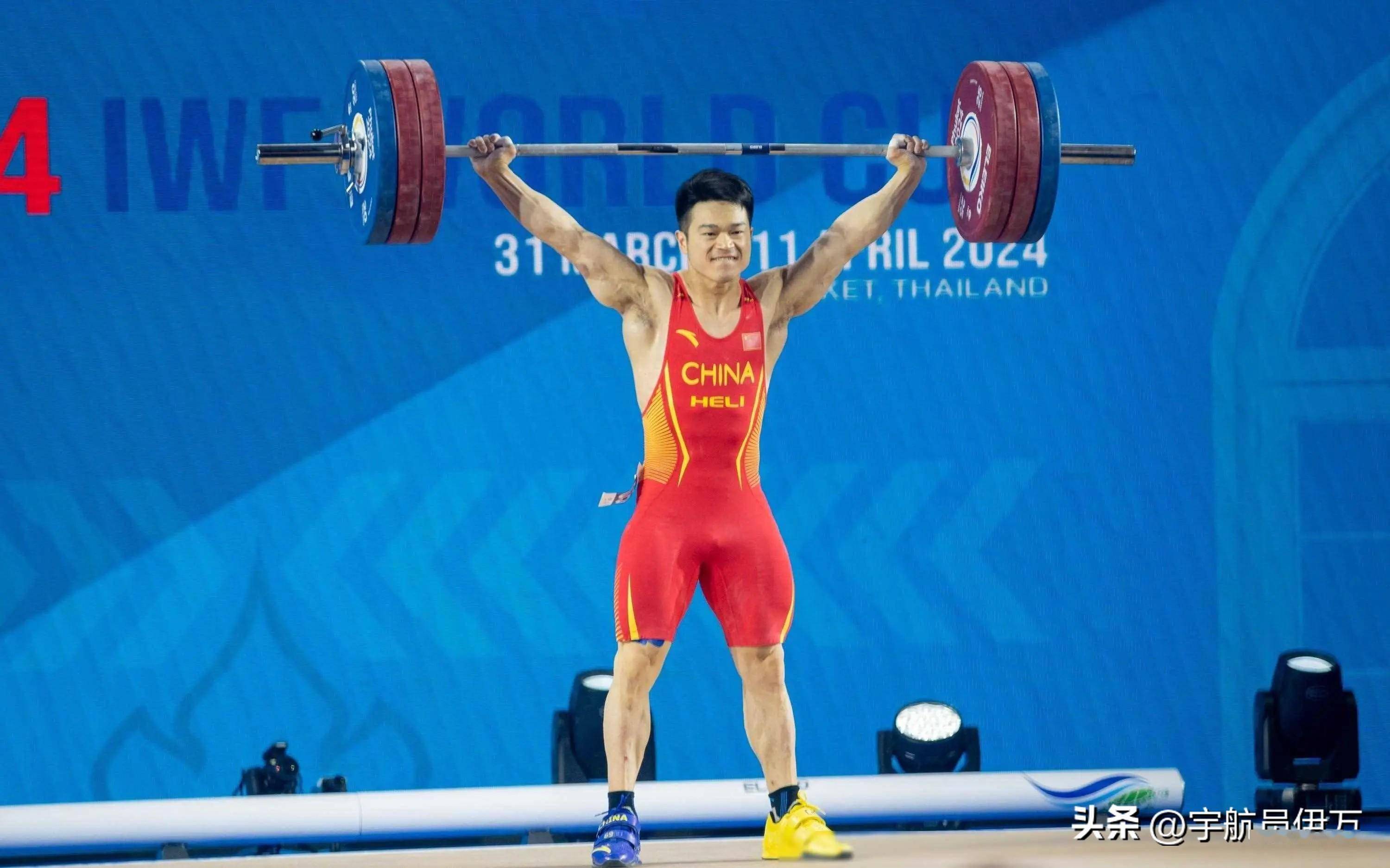 保加利亚举重选手刷新全国纪录