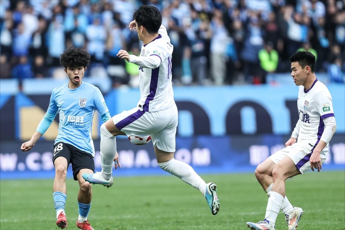 包含大连一方新援首秀秀得三分，球队脱离降级区的词条