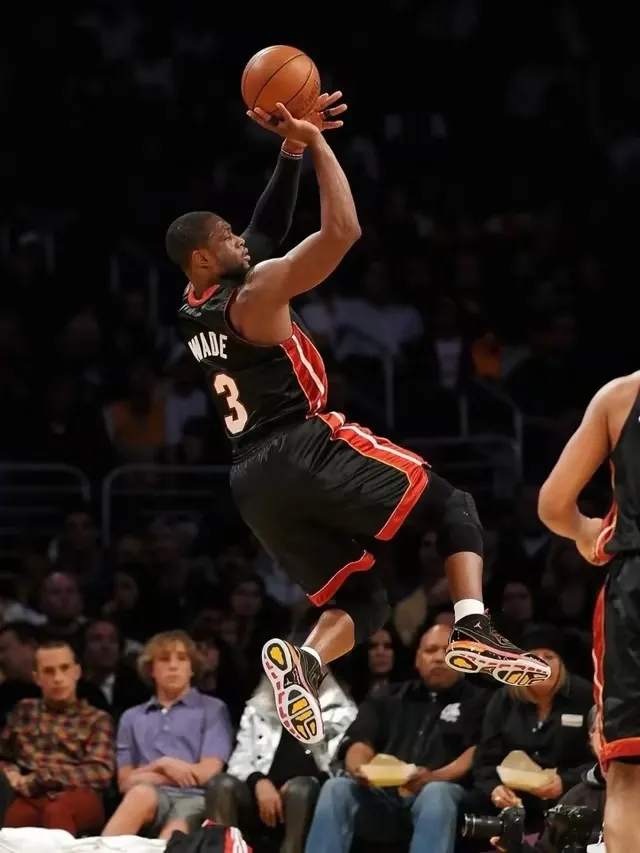 韦德宣布退役，结束篮球生涯