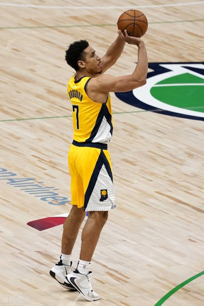 黄蜂大胜步行者,沃克孤掌难鸣的简单介绍 黄蜂大胜步行者,沃克孤掌难鸣的简单介绍