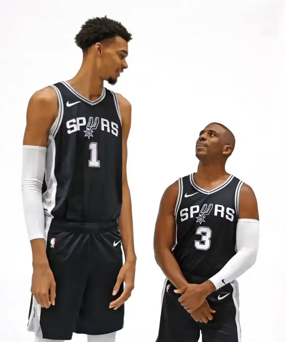 雷霆逆转马刺，主队全员发挥出色