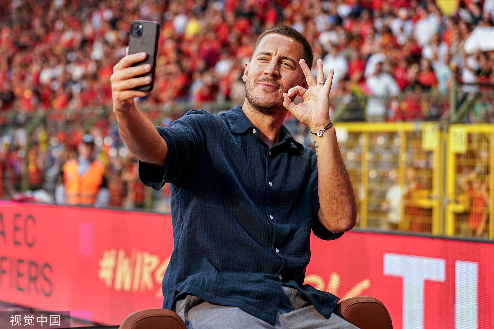 阿扎尔发挥不佳三首发客场被绝平