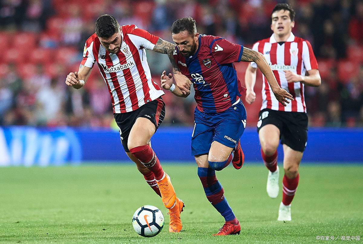 包含荷兰豪门豪取主场胜利，助球队冲击联赛冠军的词条